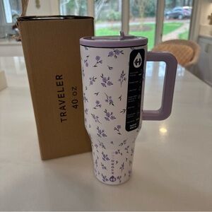 Limited edition iris hydrojug